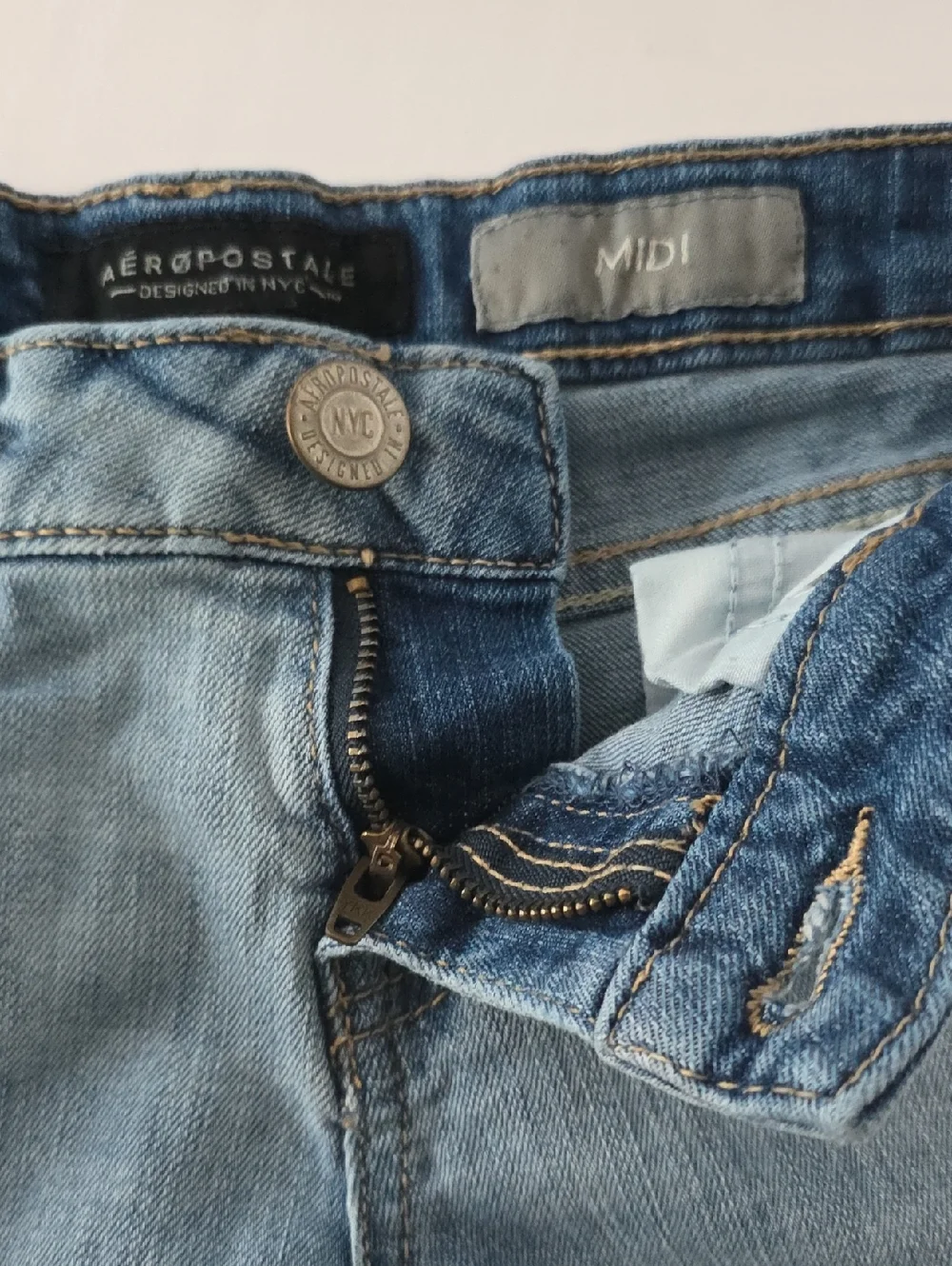 AEROPOSTALE Size (0) MIDI PETITE DENIM SHORTS - Picture 8 of 14